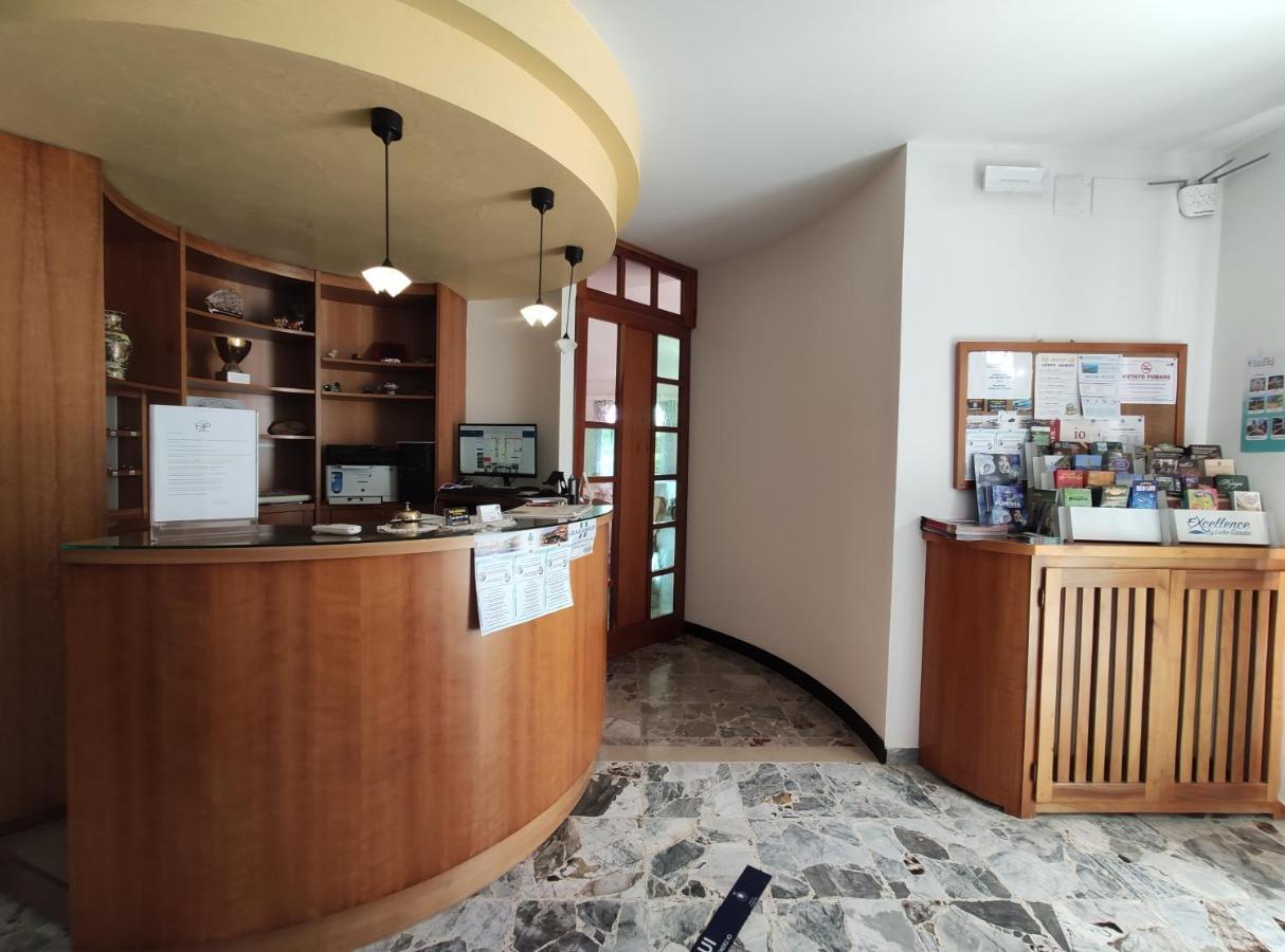Hotel 2 Palme Торри-дель-Бенако Экстерьер фото