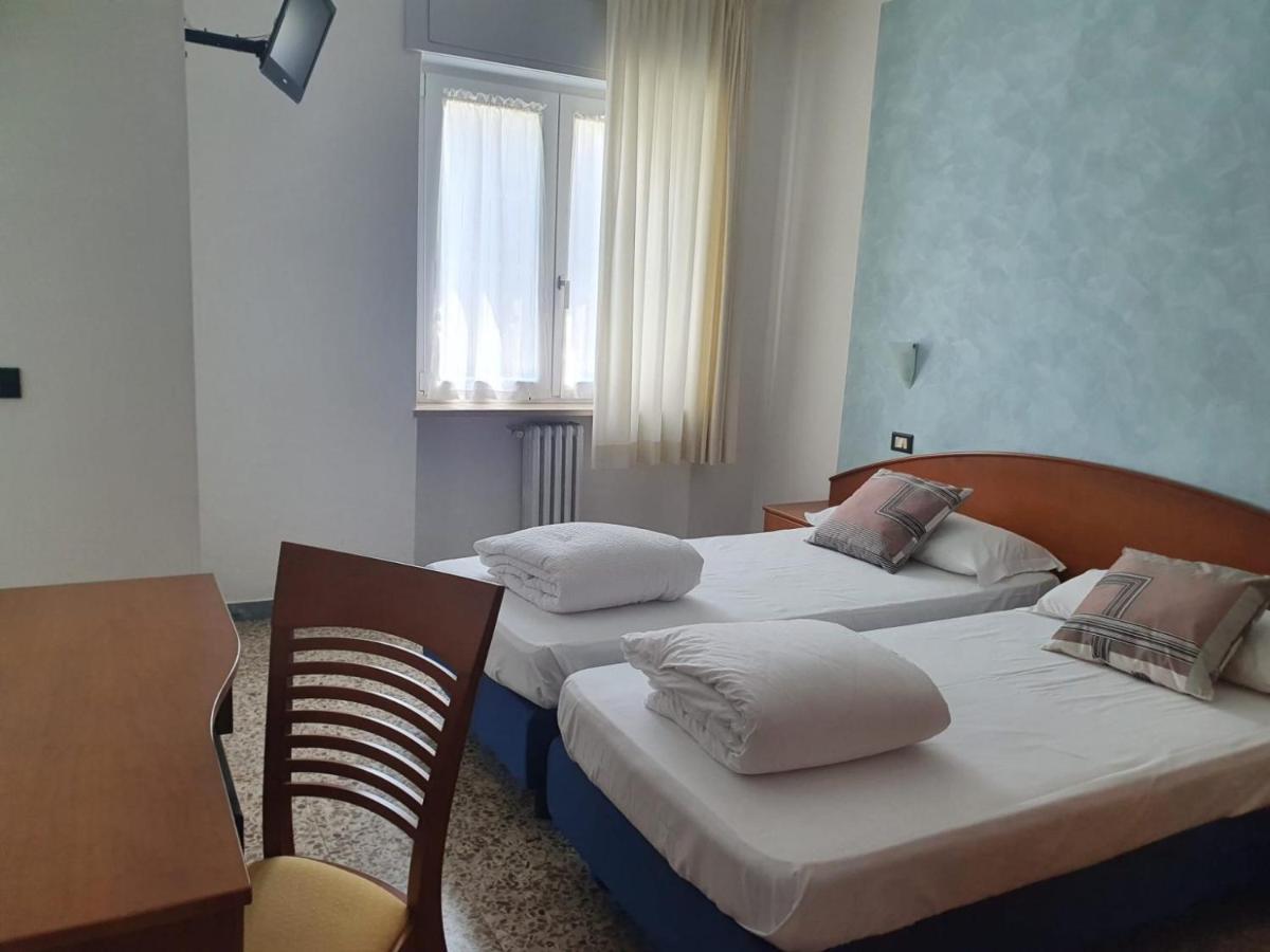 Hotel 2 Palme Торри-дель-Бенако Экстерьер фото